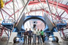 UVA APOGEE-South Team Installs Spectrograph
